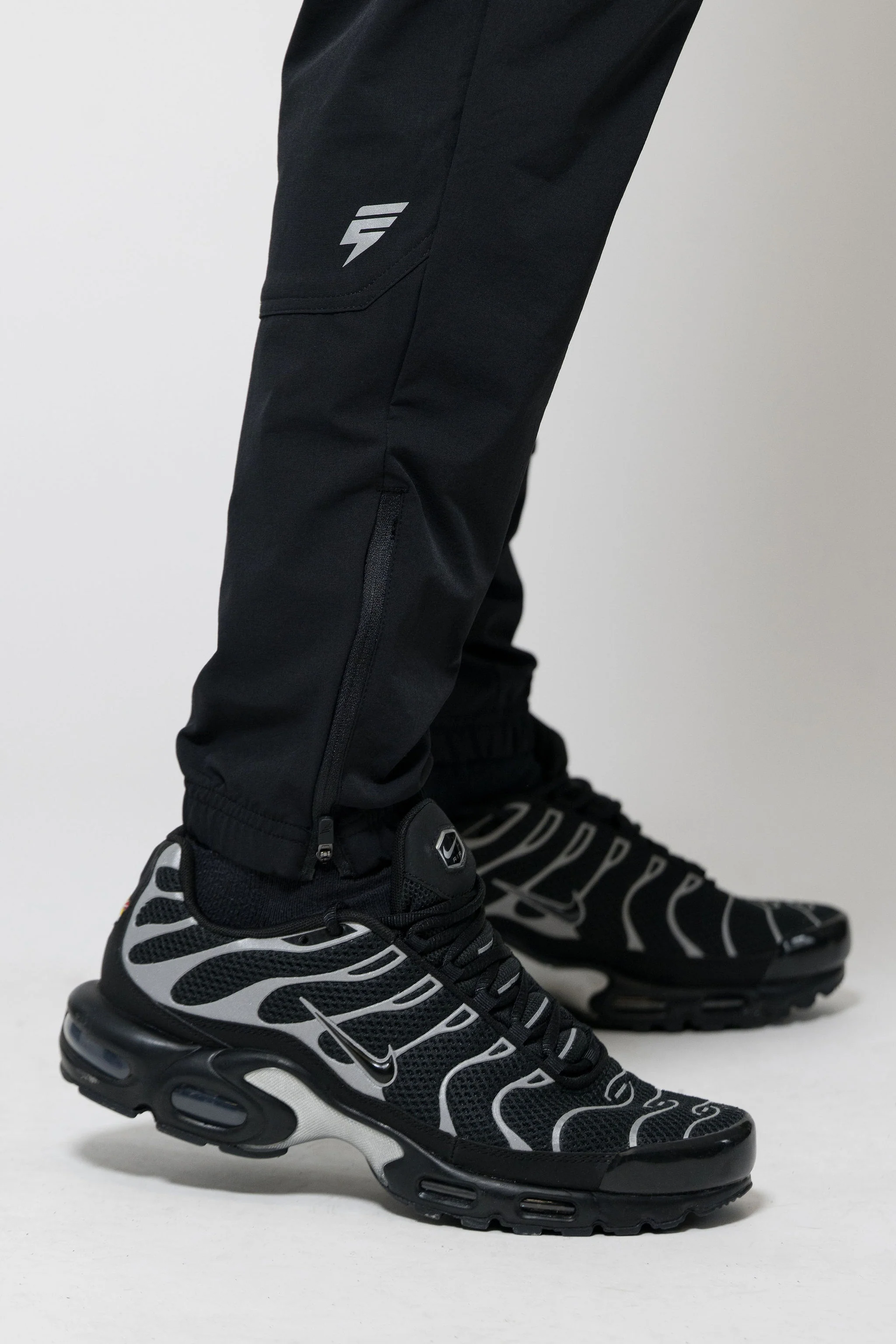 HYBRID TRACKSUIT - BLACK - Image 9