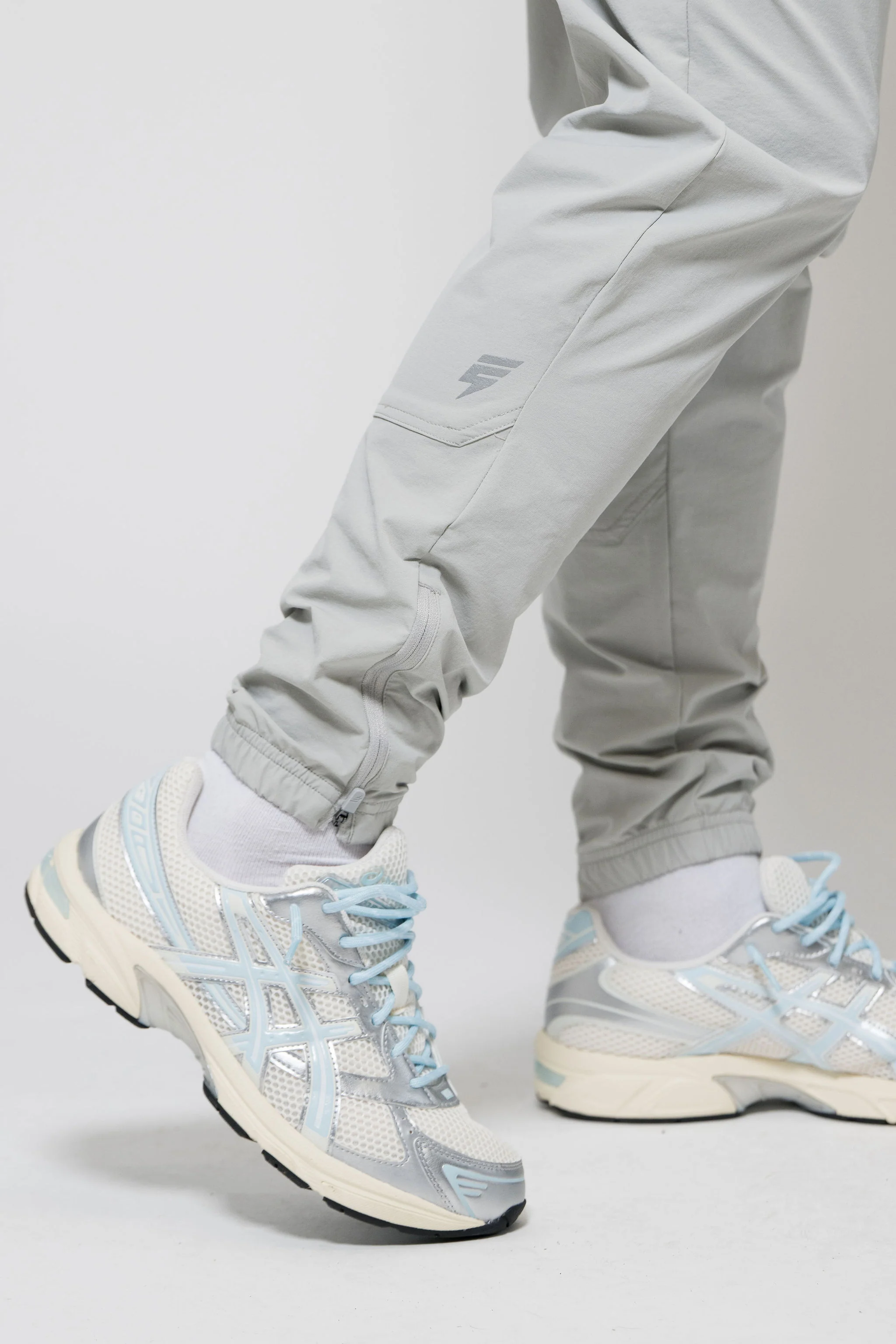 HYBRID TRACKSUIT - LIGHT GREY/COAL - Image 10