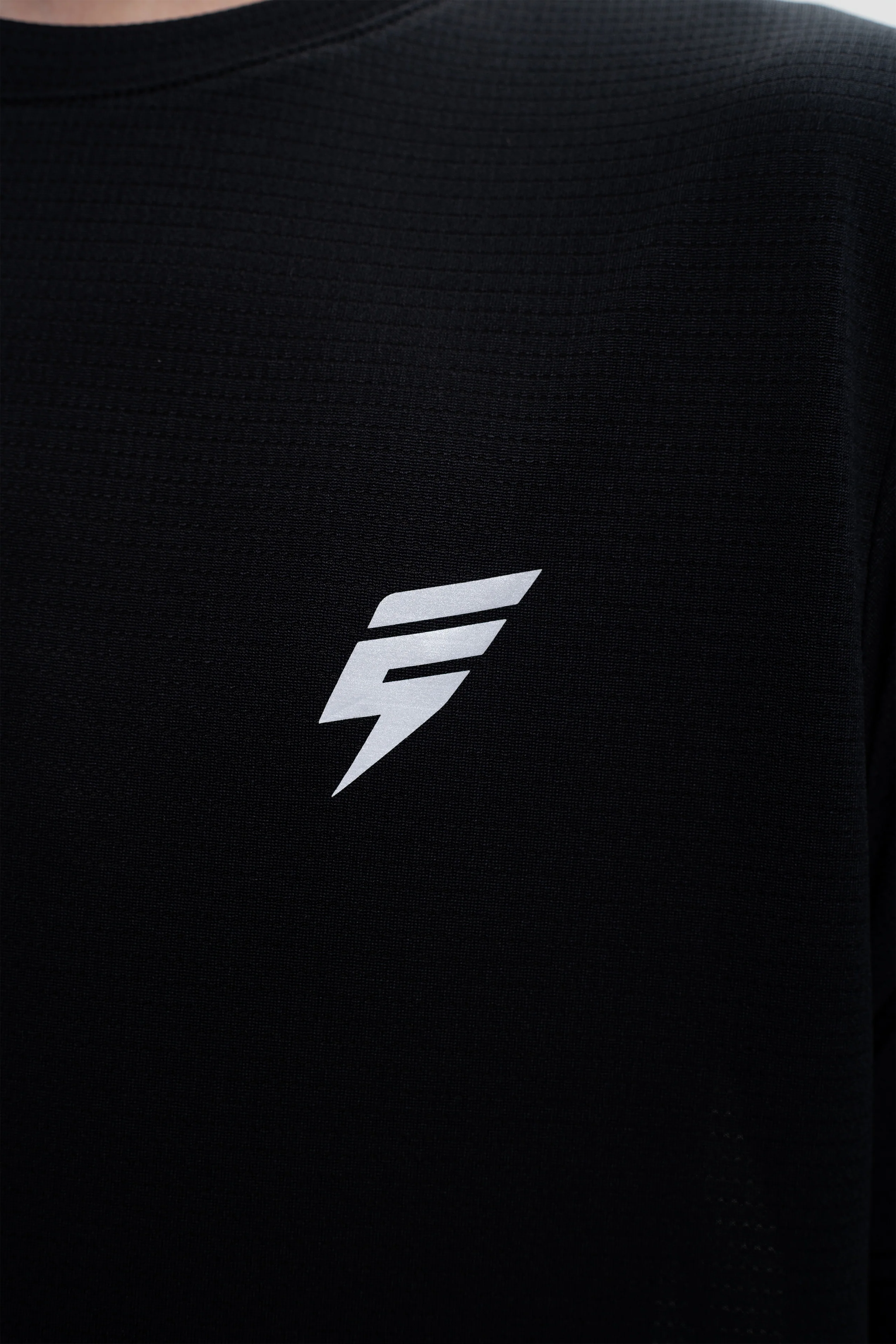 JUNIOR APEX TEE - BLACK - Image 4