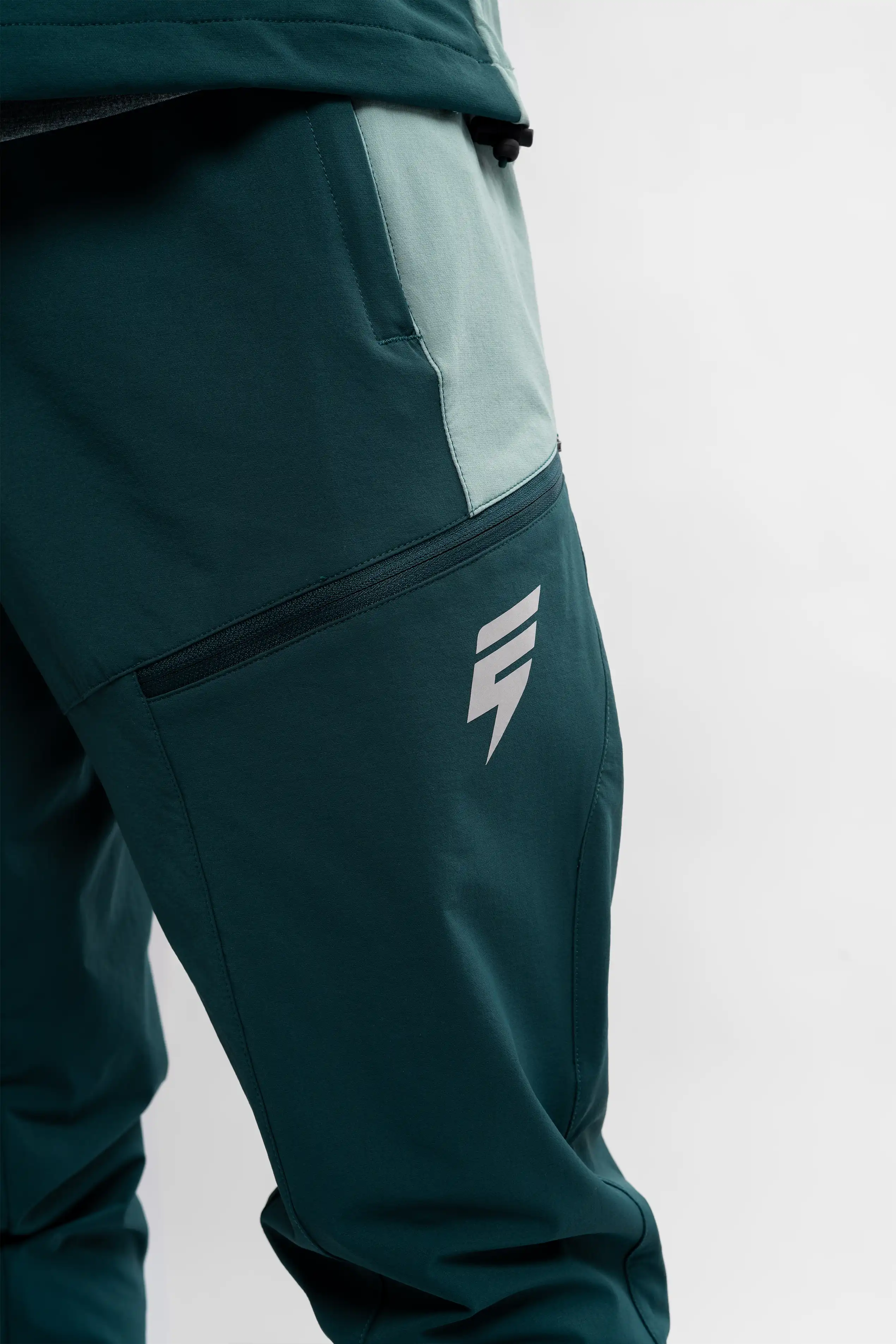 JUNIOR APEX TRACKSUIT - TEAL/GREEN - Image 10