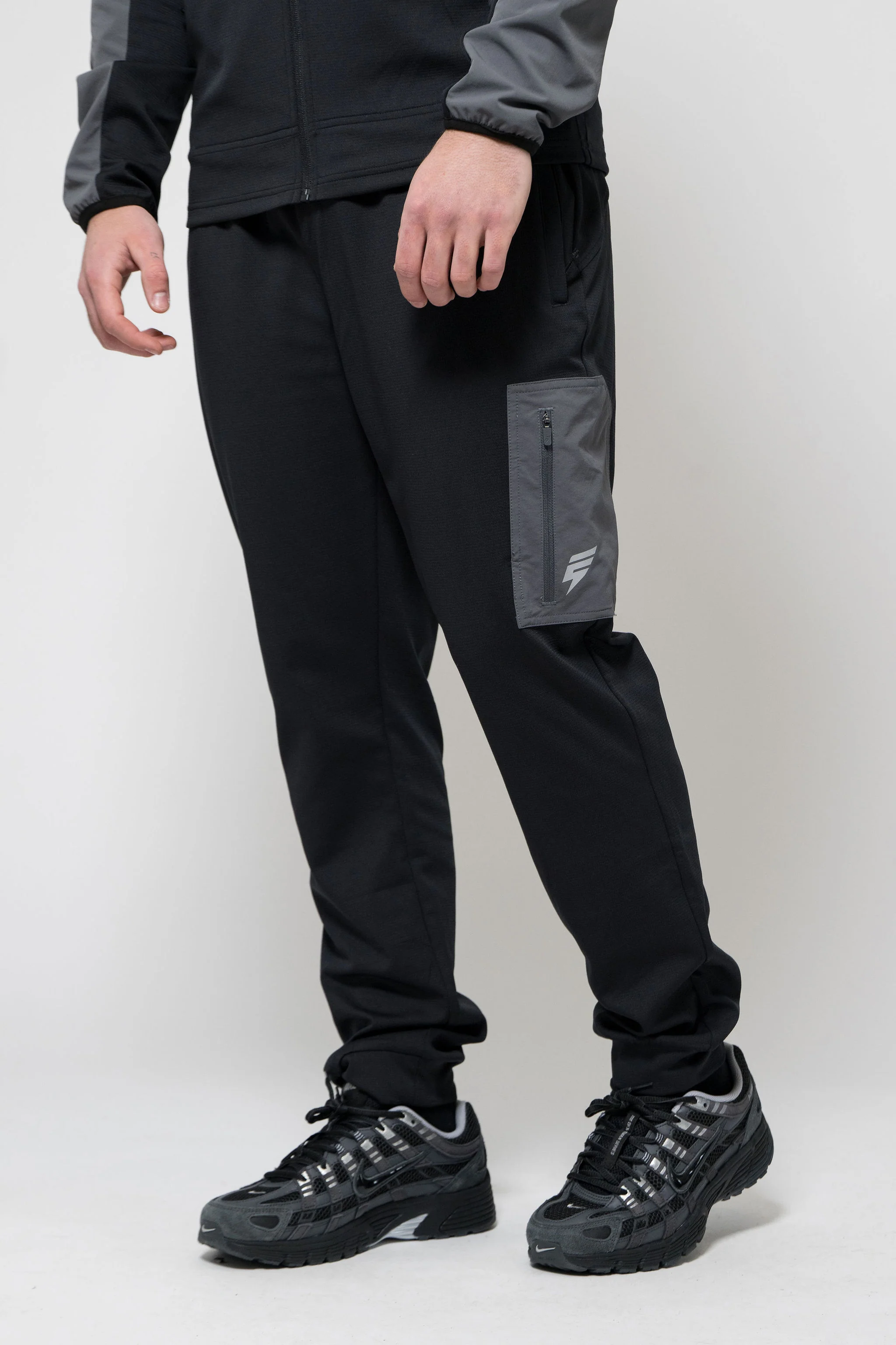PATCH TRACKSUIT - BLACK/COAL - Image 5