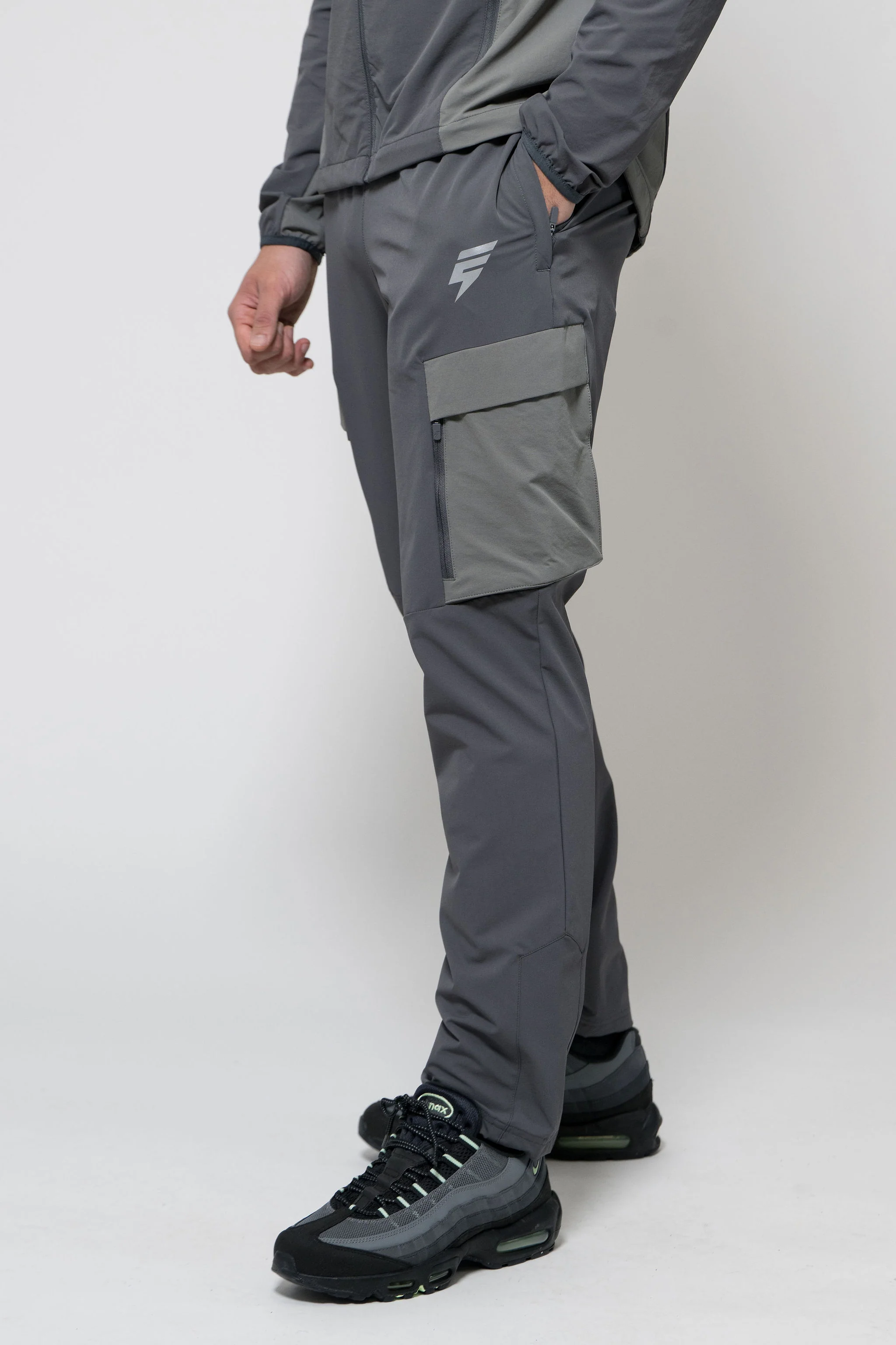 PEAK TRACKSUIT - COAL/GREY - Image 7