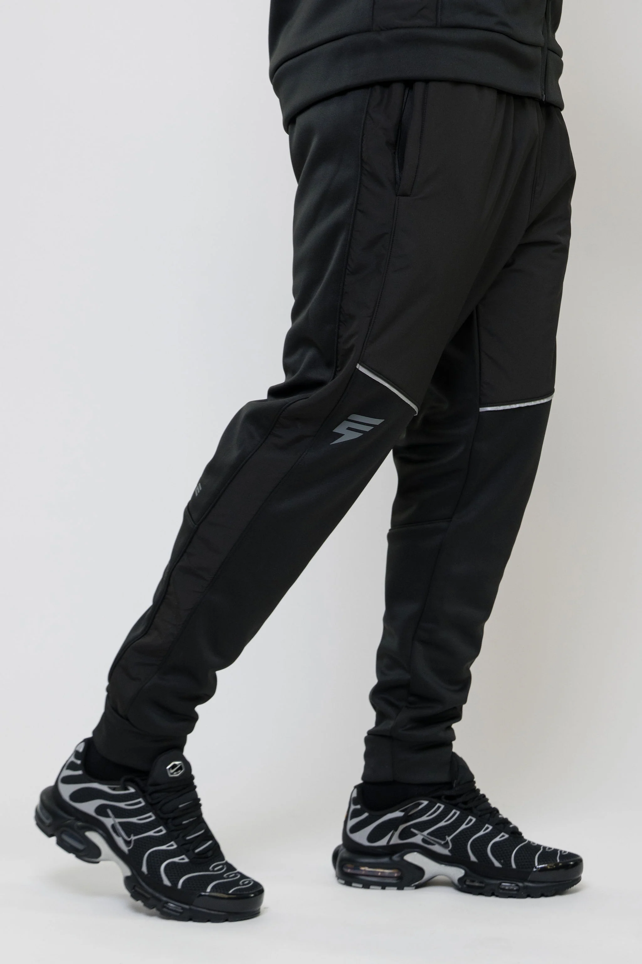 POLYTHERMA TRACKSUIT - BLACK - Image 10