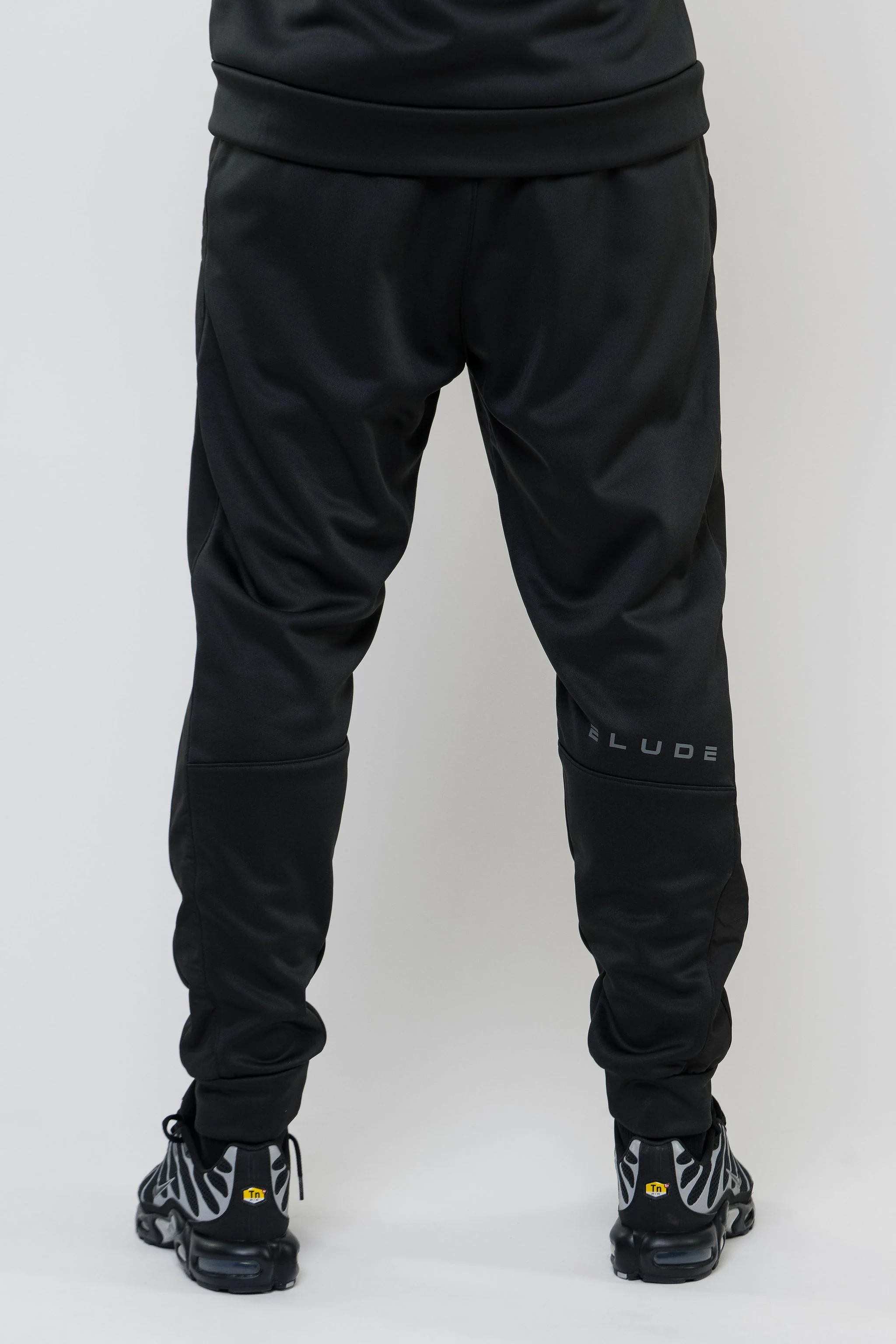 POLYTHERMA TRACKSUIT - BLACK - Image 13