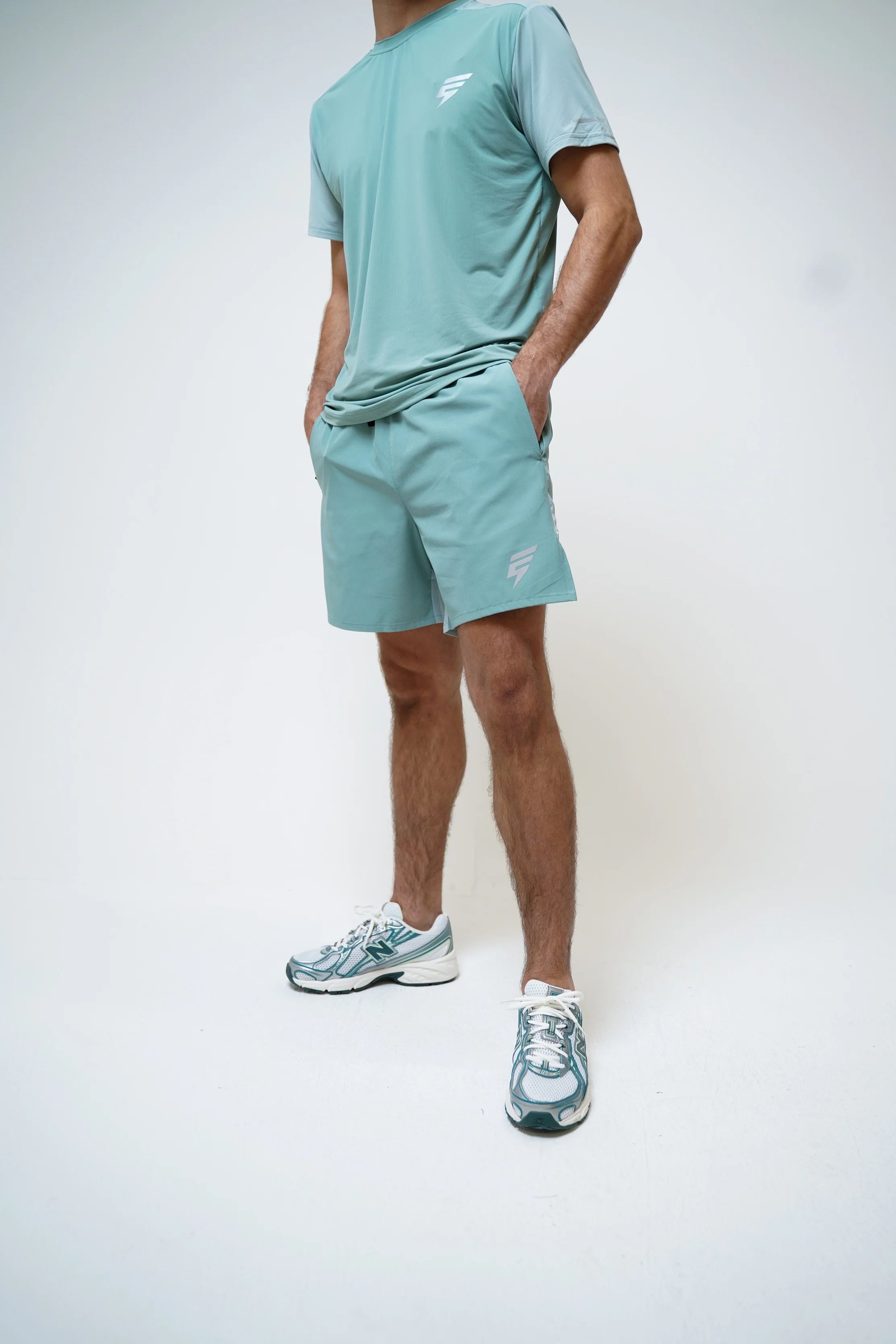 SPLIT TEE - PALE GREEN - Image 8
