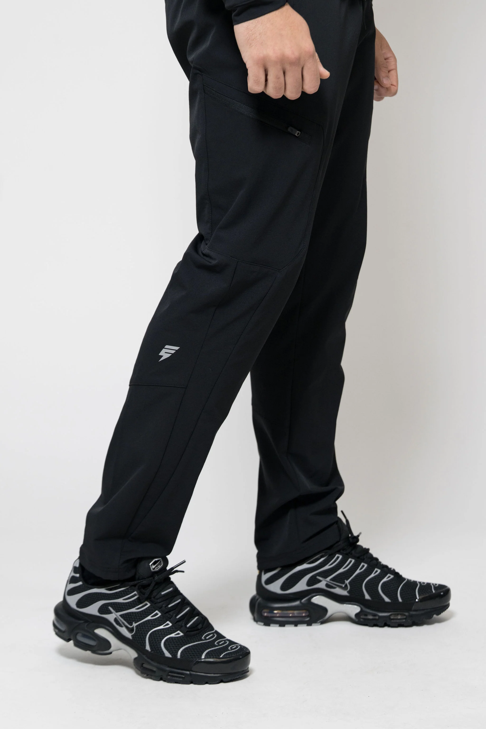 DELTA FLEECE TRACKSUIT - BLACK - Image 9