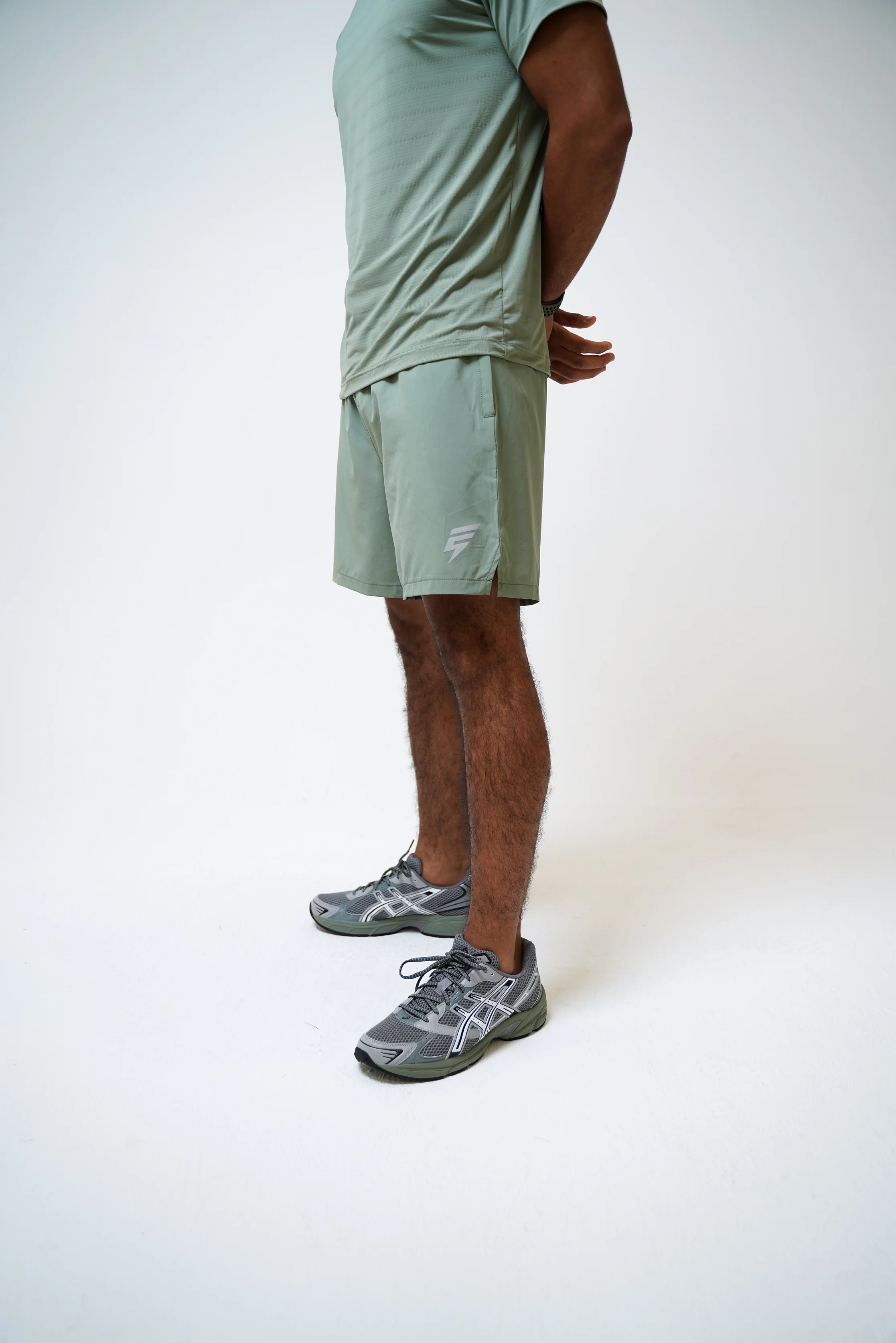 VENT SHORTS - OLIVE - Image 4
